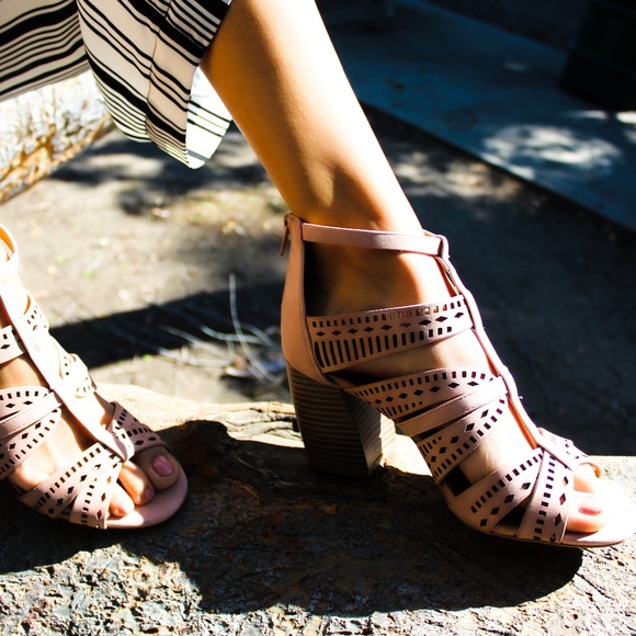 🚨LAST PAIR!!//The Jade// Mauve cutout heel - Picture 4 of 8